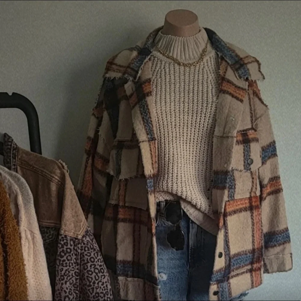 🆕️Pumpkin Patch Collection Beige plaid shacket - Picture 3 of 4